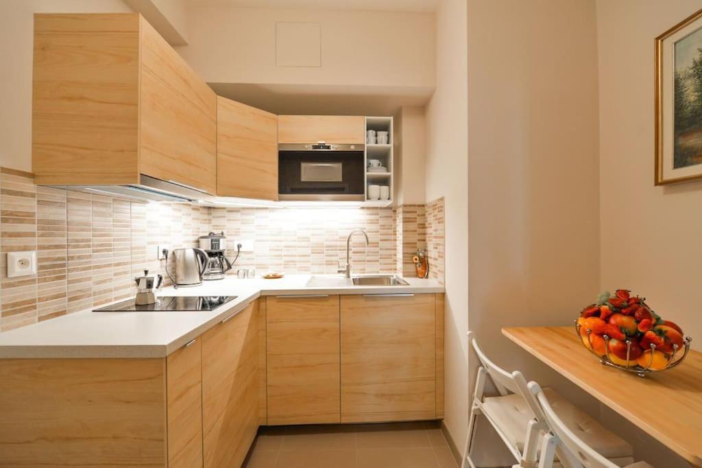 Oli Apartment Прага Екстериор снимка