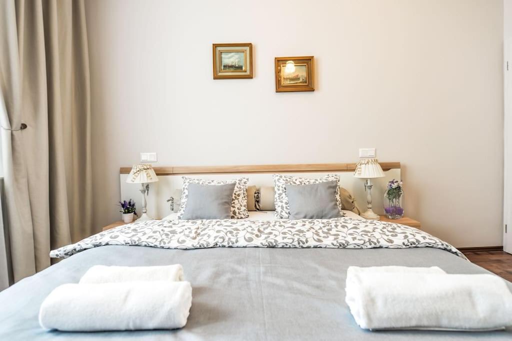 Oli Apartment Прага Екстериор снимка