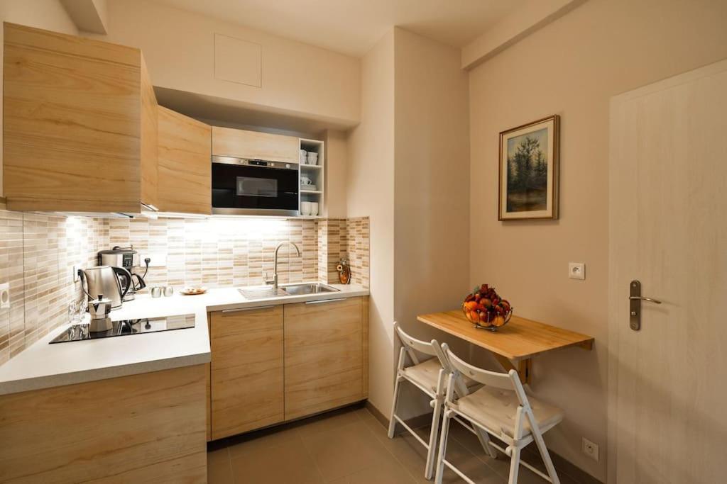 Oli Apartment Прага Екстериор снимка